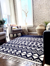 Load image into Gallery viewer, Black Geometric Rug - Cushy Home Decor