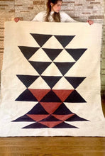 Load image into Gallery viewer, Layan Handwoven Area Rug